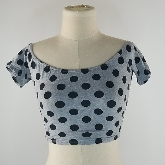 Forever 21 Tops - Forever 21 polka dot crop top